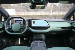 
										Hongqi EH7 full									