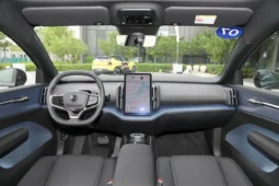 
										Volvo EX30 full									